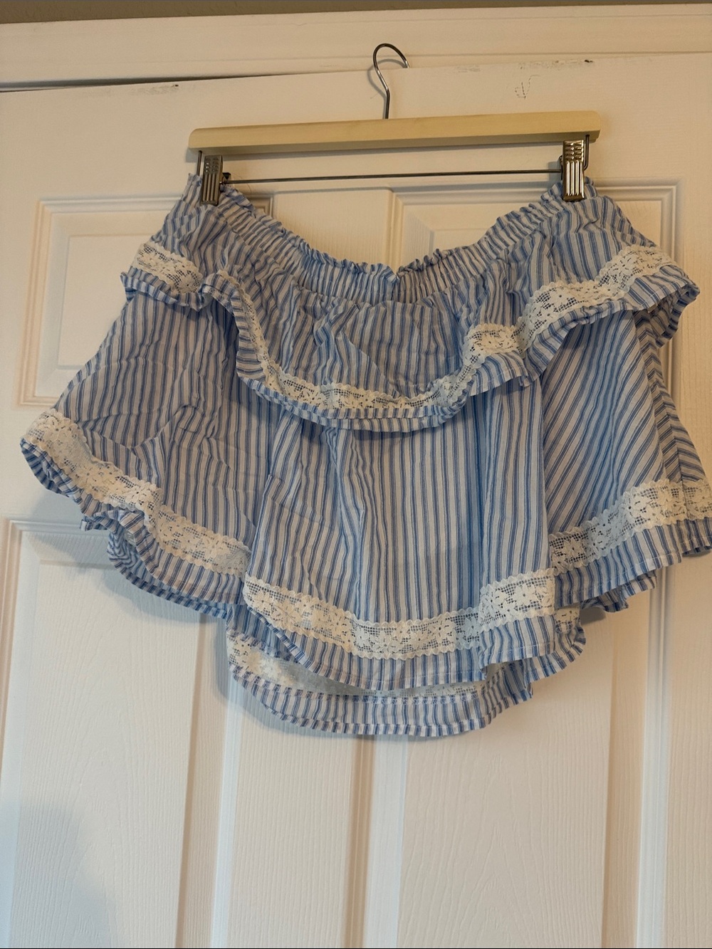 Wild Fable Striped Ruffle Skirt with Lace Detail (size L)